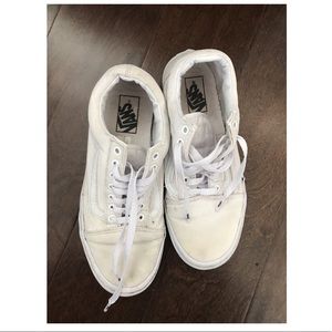 vans old skool shoes white